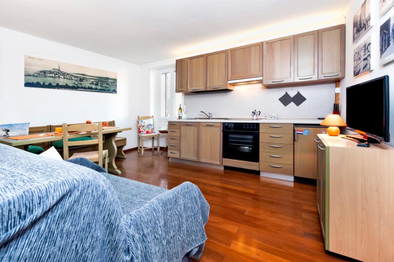 Havana - Apartment With Sea View Rovinj Eksteriør billede