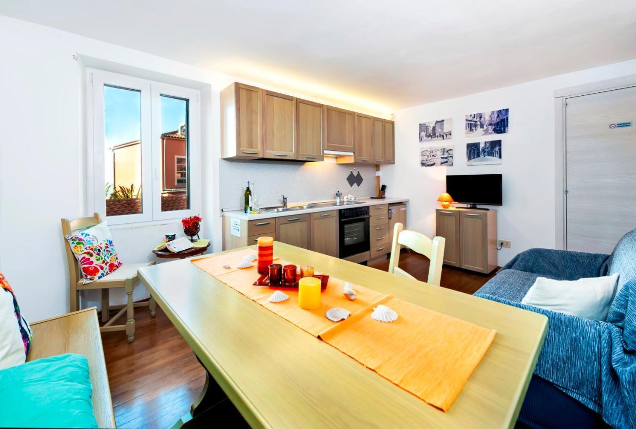 Havana - Apartment With Sea View Rovinj Eksteriør billede